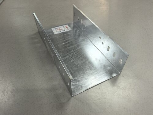 Ultime notizie aziendali su Hot-Dip Galvanized vs Powder Coated Cable Trays Surface Treatment Guide