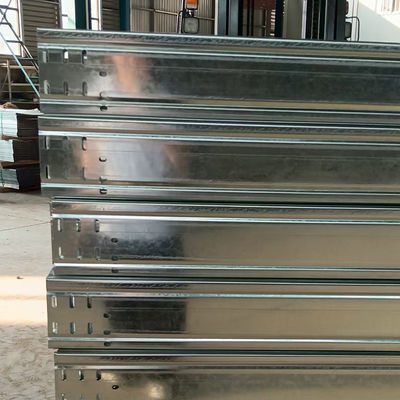 kaufen Industrielle Stahlkabelkanäle, warm dip galvanisiertes Kabel mit Perforations-Kabel-Lagen-Tray online manufacture