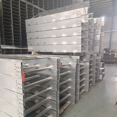 Beli Hot-dip Galvanized Perforated Cable Tray dengan Tinggi Side Rail 30-500mm dan Kapasitas Beban Ringan/Medium/Tugas Berat online manufacture