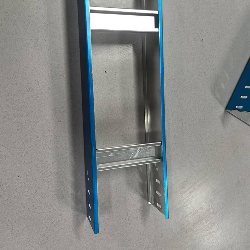 Hafif Kalıcı Alüminyum Merdiven Tipi Kablo Tepsisi 50mm-150mm Yükseklikte