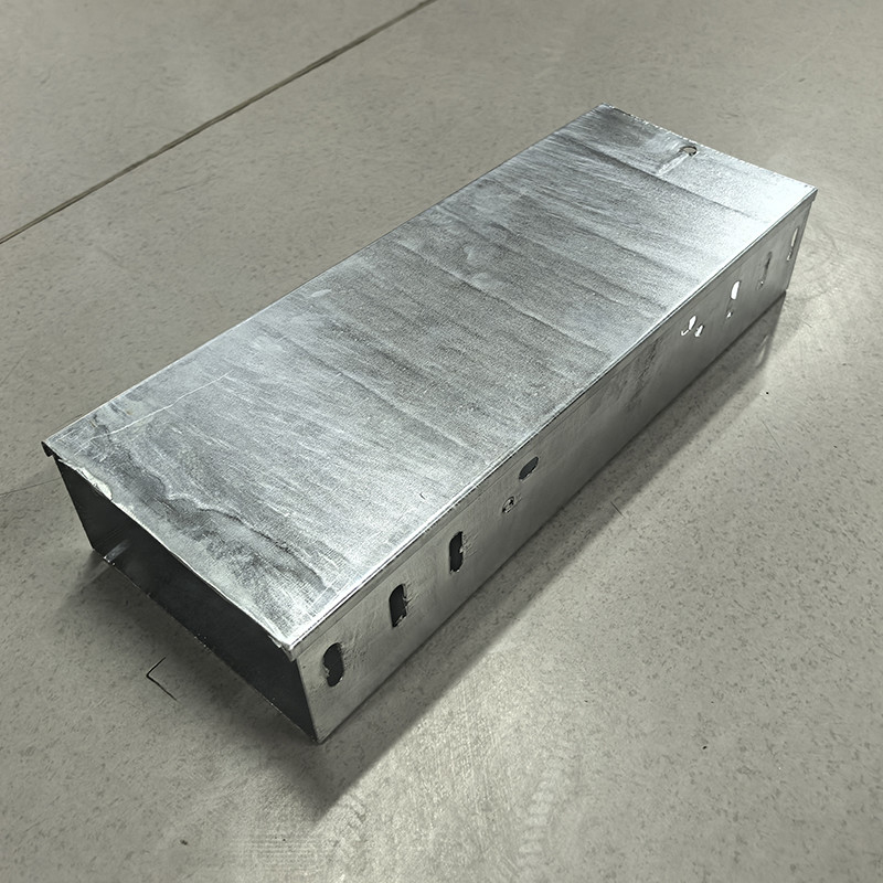 Yüksek Korozyon Direnci Çinko Dip Kaplı Kablo Tepsisi Galvanizli Çelik 1.0mm-2.5mm