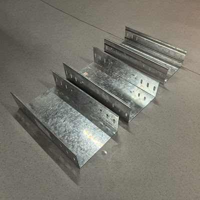 Goede prijs. Wandgebouwde gegalvaniseerde kabelbak hoge corrosiebestendigheid warm gegalvaniseerd sterk duurzaam gemakkelijke installatie online
