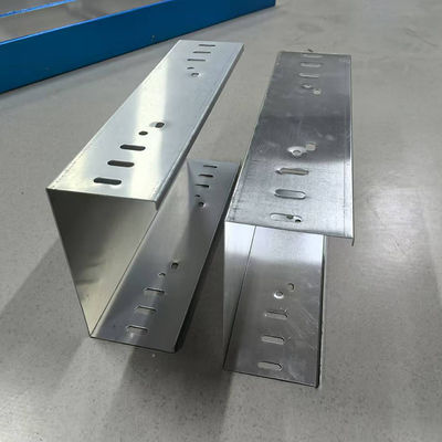 Goede prijs. 50 mm-150 mm Aluminium geventileerde kabelbak lichtgewicht Duurzame kenmerken online