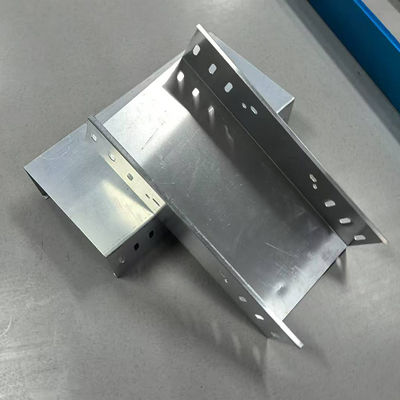 Un buon prezzo. 50mm-150mm cavo vassoio con anodizzazione e legno di alluminio scala cavo vassoio in linea