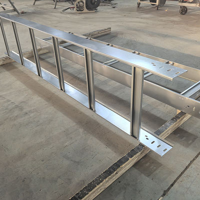 Un buon prezzo. Canaletta per cavi tipo scala, lunghezza 3m-6m, buona ventilazione, prestazioni convenienti, acciaio in linea