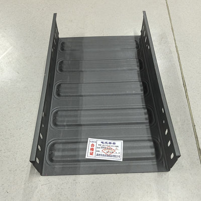 İyi bir fiyat. Enerji tasarrufu sağlam alt kablo tepsisi 50mm - 300mm korozyon direnci çevrimiçi