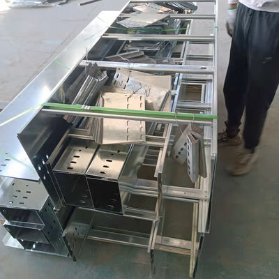 İyi bir fiyat. Kalıcı galvanizli çelik kablo tepsisi duvar tavanı 100mm 3m elektrikli koşular çevrimiçi