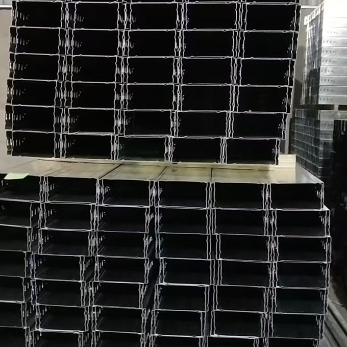 2m-6m Uzunluk Galvanizli Metal Kablo Tepsisi Ağır Görevli Yük Kapasitesi Kolay Montaj 2