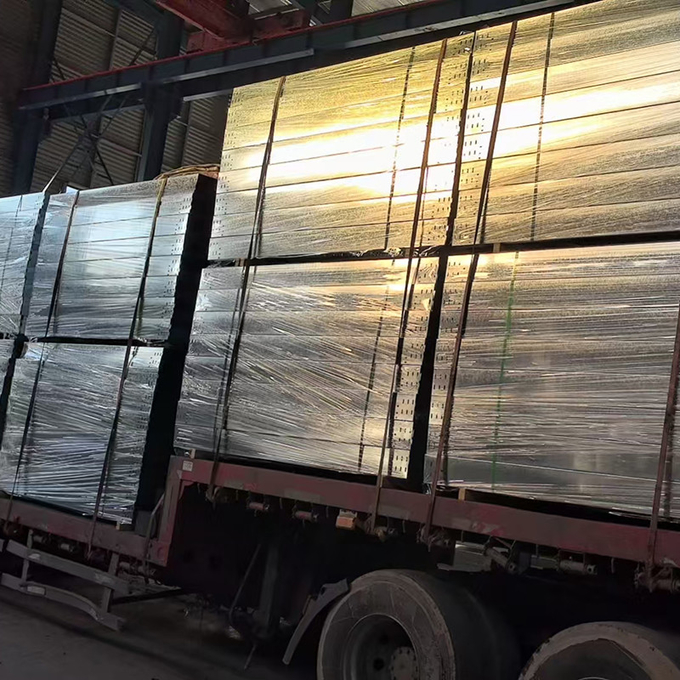 2m-6m Uzunluk Galvanizli Metal Kablo Tepsisi Ağır Görevli Yük Kapasitesi Kolay Montaj 1